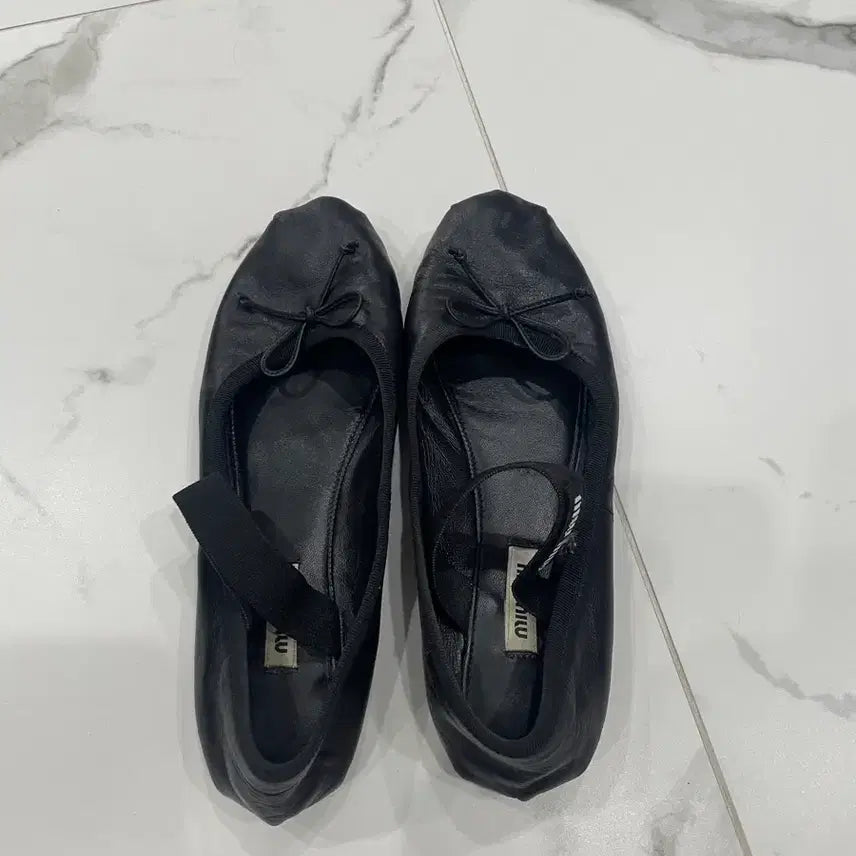 [SOLD OUT] [공홈/정품] 미우미우 발레리나 37(240)
