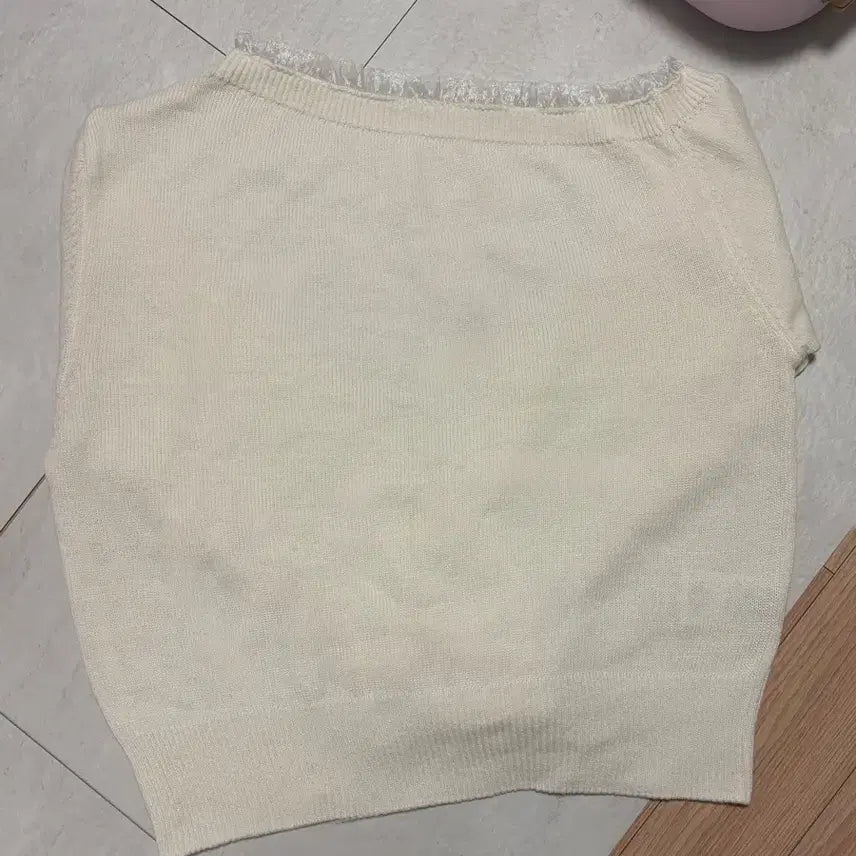 [BUNJANG] Letter From Moon Fay Lace One Shoulder Knit Ivory / 레터프롬문 fay lace 페이 레이스 원숄더니트 아이보리