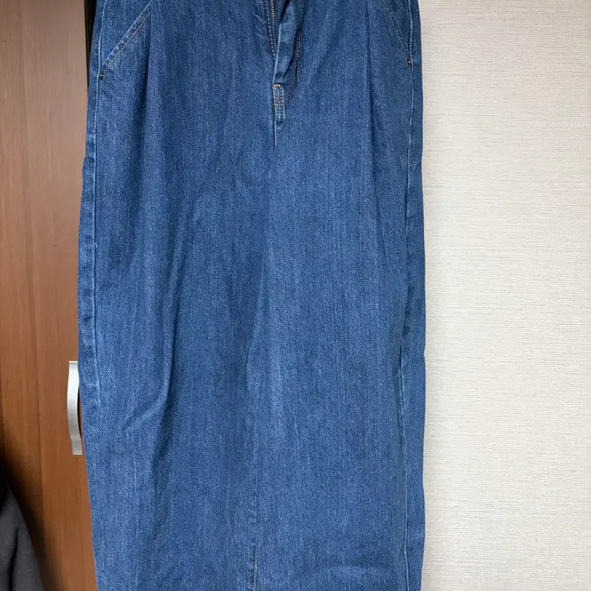 [SOLD OUT] 비슬로우 콘밀 딥 원턱 데님