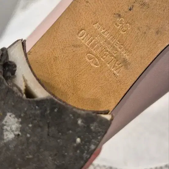 [BUNJANG] Valentino Loafers (Size 35) / 발렌티노 35사이즈   로퍼