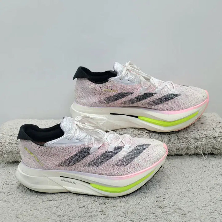 [SOLD OUT] 아디다스 아디제로 프라임 X2 스트렁 러닝화 270
