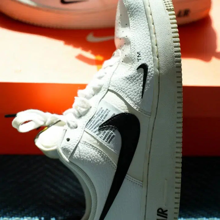 [BUNJANG] Nike Air Force 1 Low Utility White Black / Nike Air Force 1 Low Utility White Black