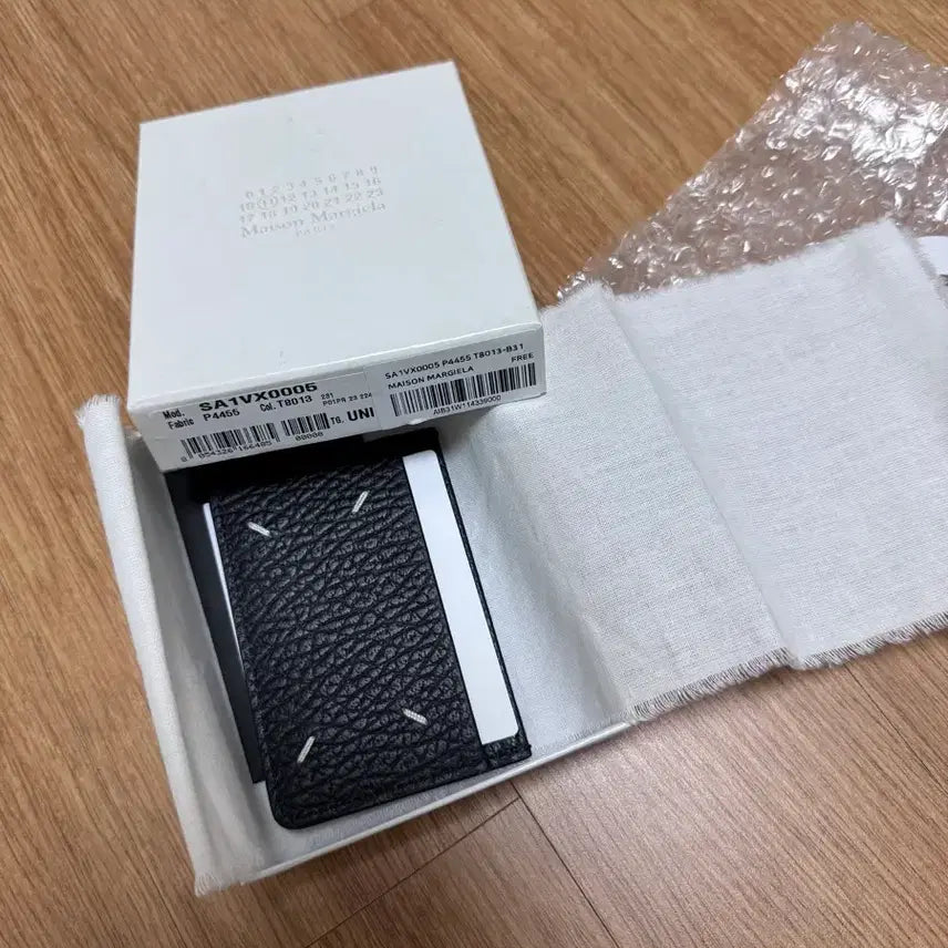 [BUNJANG] 4 Stitch Slim 3-Slot Card Holder - Black / 4 스티치 슬림 3슬롯 카드 홀더 - 블랙