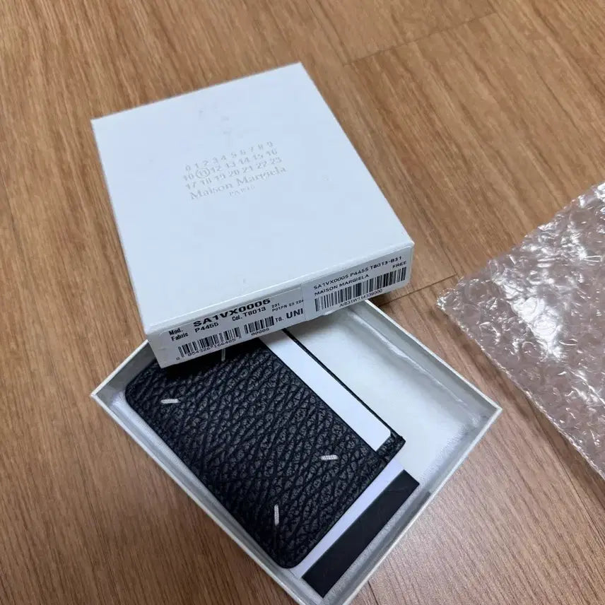 [BUNJANG] 4 Stitch Slim 3-Slot Card Holder - Black / 4 스티치 슬림 3슬롯 카드 홀더 - 블랙