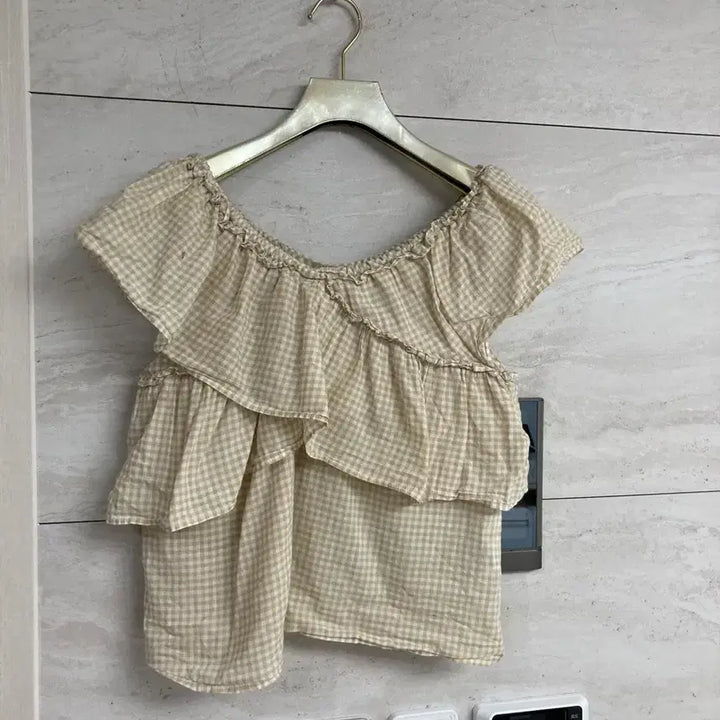[BUNJANG] Imported Cotton Off-Shoulder Blouse / 일본수입 코튼100 오프숄더 입술넥 블라