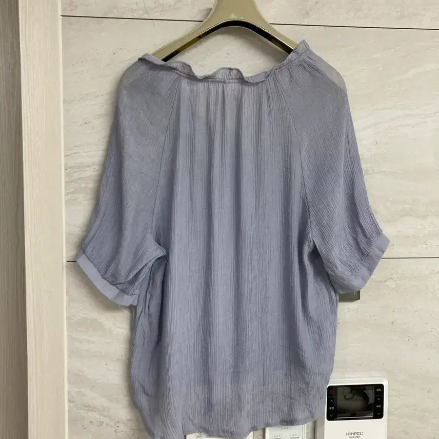 [BUNJANG] 하늘색 시어 셔츠 블라우스 / 하늘색 시어 셔츠 블라우스
