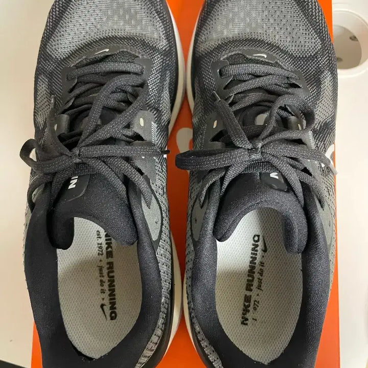 [BUNJANG] Nike Vomero 17 Running Shoes / (275) 나이키 보메로 17