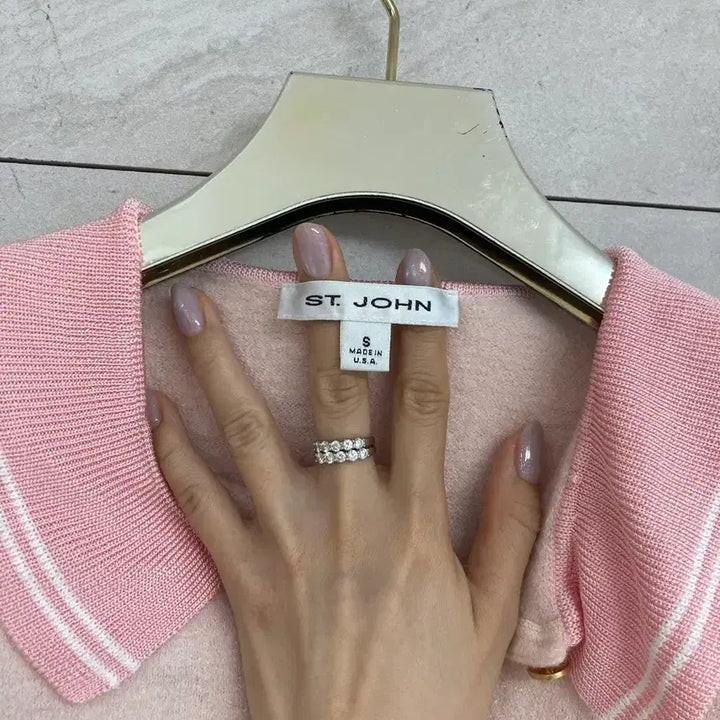 [BUNJANG] ST. JOHN Pink Collar Crop Knit Top / ST.JOHN 핑크 카라 니트 반팔티 백화점 큐롯 크롭니트