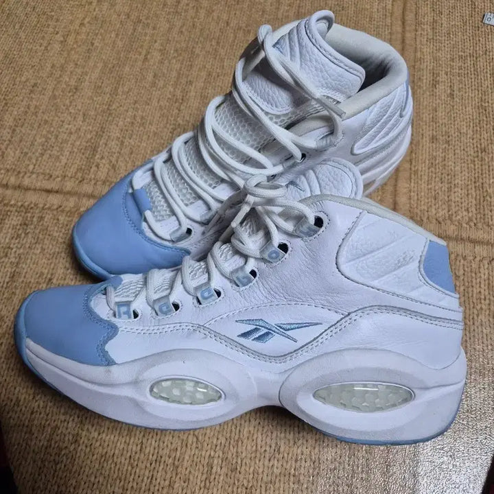 [BUNJANG] Reebok Question Mid White/Blue Basketball Shoes / 리복 퀘스천 미드 흰파 농구화260