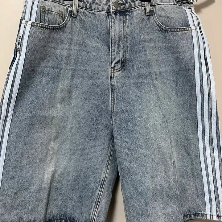 [BUNJANG] Badblood Billy Track Bermuda Shorts / 배드블러드 빌리 트랙 버뮤다 팬츠