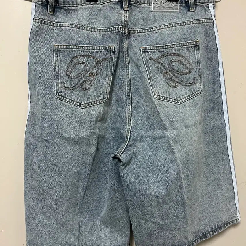 [BUNJANG] Badblood Billy Track Bermuda Shorts / 배드블러드 빌리 트랙 버뮤다 팬츠