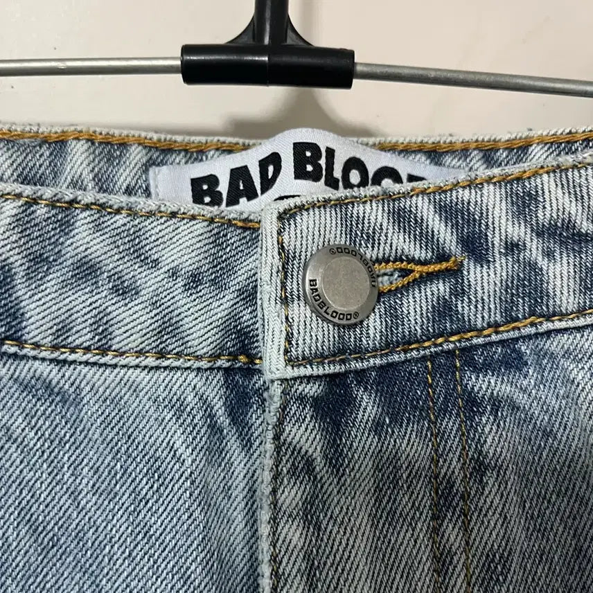 [BUNJANG] Badblood Billy Track Bermuda Shorts / 배드블러드 빌리 트랙 버뮤다 팬츠