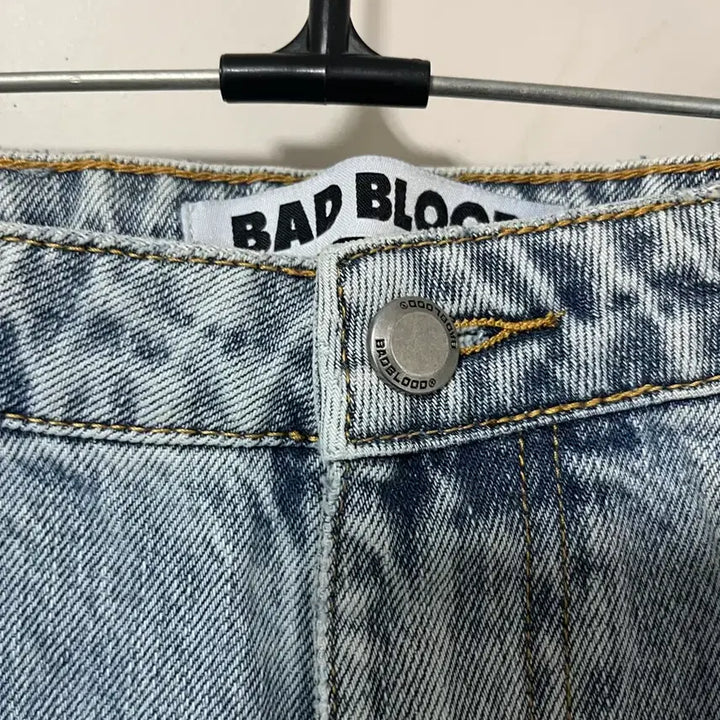 [BUNJANG] Badblood Billy Track Bermuda Shorts / 배드블러드 빌리 트랙 버뮤다 팬츠