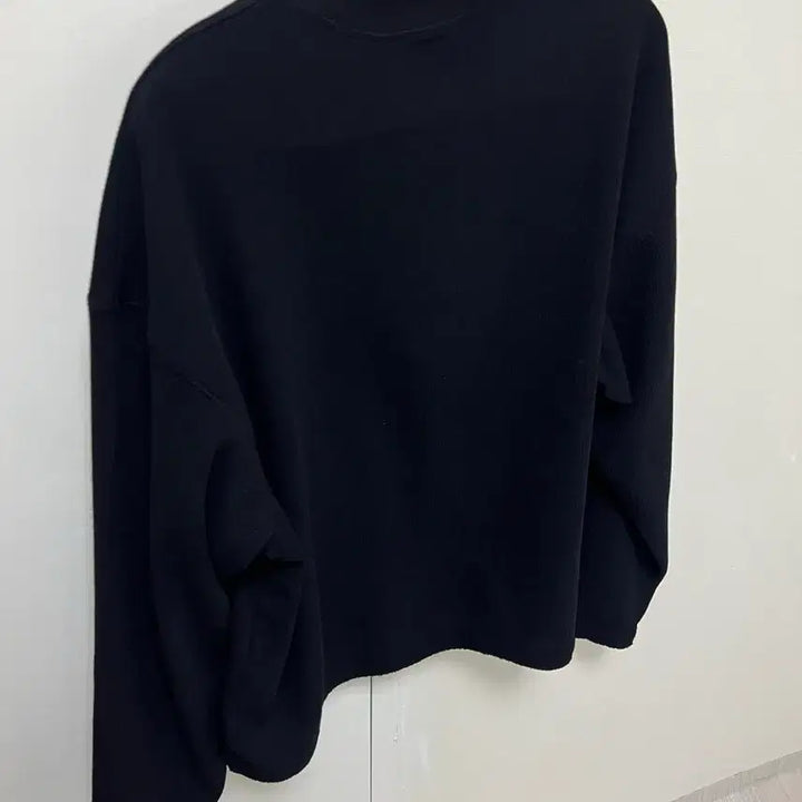 [BUNJANG] Vellie City Grid Crop Henley Neck Long Sleeve - Black / 벨리에 시티 그리드 크롭 헨리넥 롱 슬리브 - 블랙