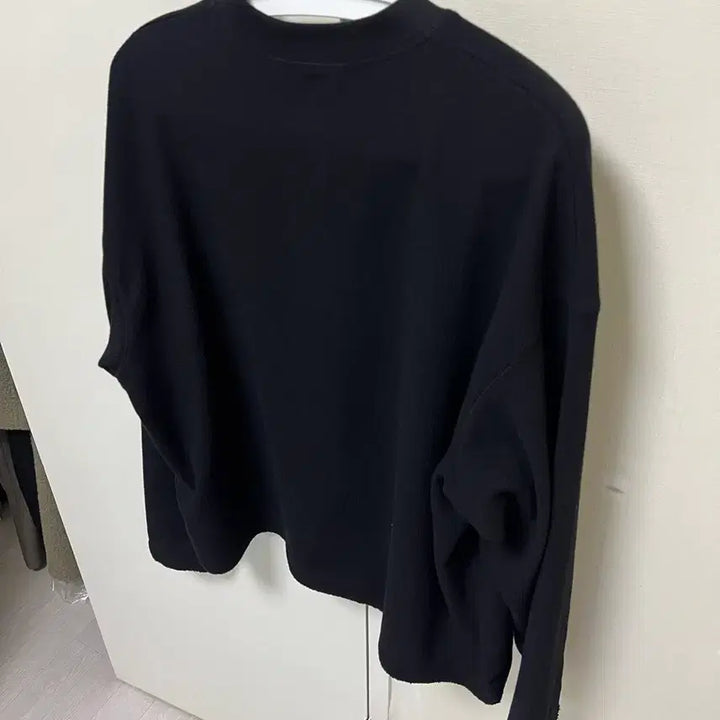[BUNJANG] Vellie City Grid Crop Henley Neck Long Sleeve - Black / 벨리에 시티 그리드 크롭 헨리넥 롱 슬리브 - 블랙