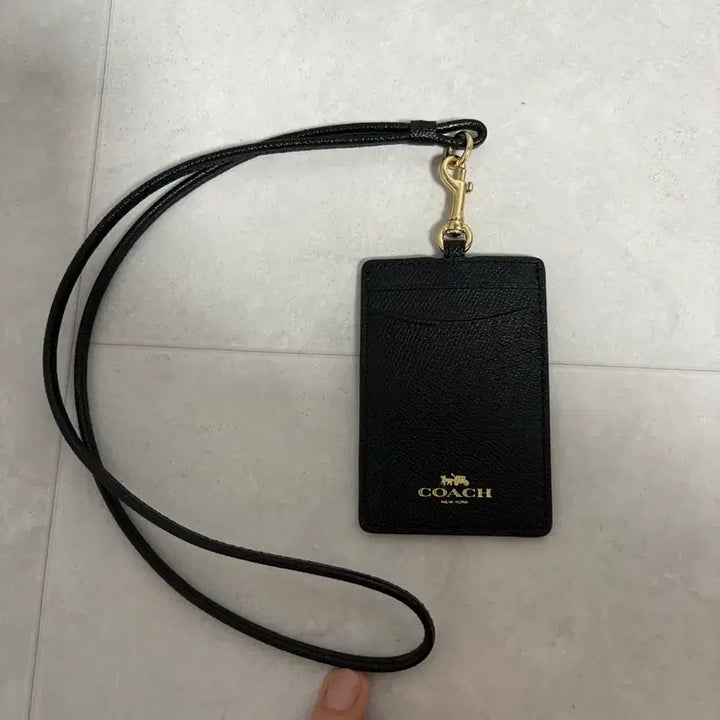 [BUNJANG] Coach Black Card Holder Necklace / 코치 블랙 카드지갑 목걸이형