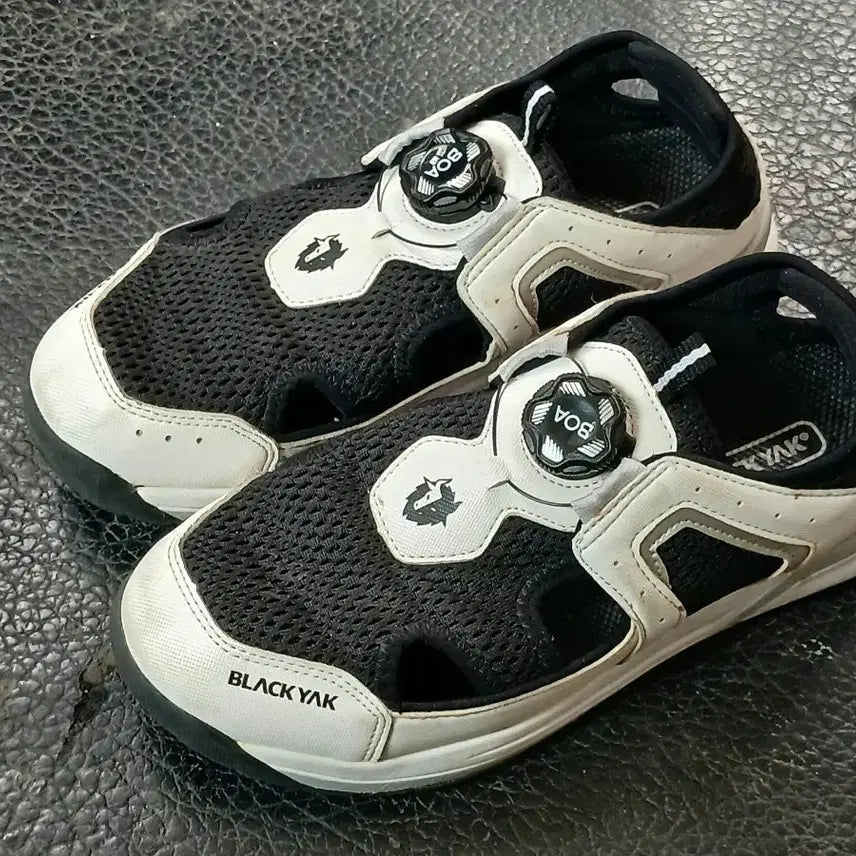 [BUNJANG] Blackyak BOA Dial Sandal / 블랙야크 BOA 샌들 블랙/화이트 240