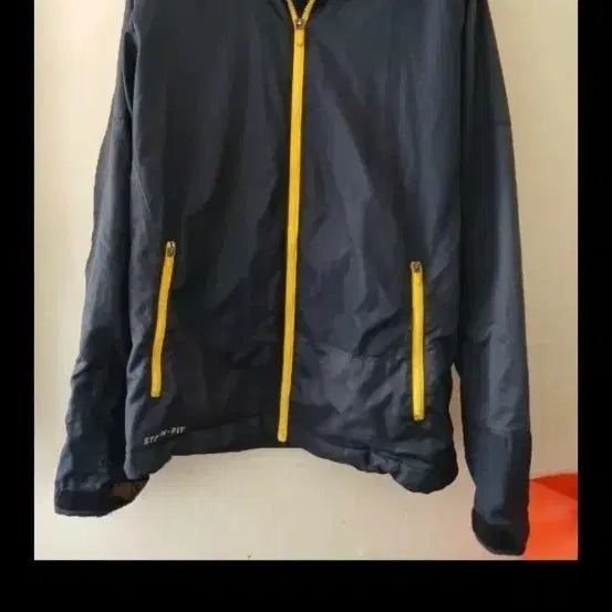 [BUNJANG] Nike STORM-FIT Windbreaker Navy Yellow Size 95 / 나이키 STORM-FIT 바람막이 S 네이비 옐로우 95