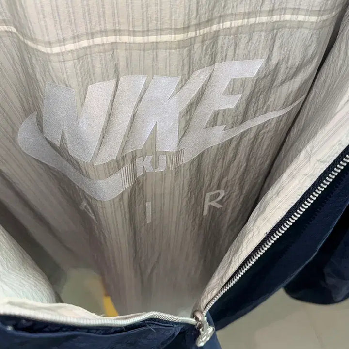 [BUNJANG] Nike x Kim Jones Reversible Windbreaker - Navy - Asian M / 나이키 x 킴 존스 리버시블 윈드브레이커 네이비 - 아시아 M