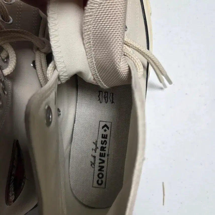 [BUNJANG] Converse Chuck Taylor All Star High Top Ivory Sneakers / 컨버스 하이 아이보리 운동화 신발 9사이즈 270 새상품 팝니다