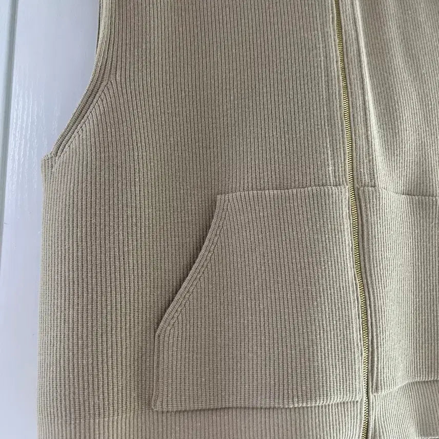 [BUNJANG] Time Hooded Vest / 타임 후드 베스트