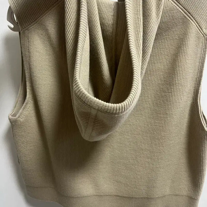 [BUNJANG] Time Hooded Vest / 타임 후드 베스트