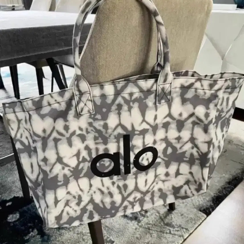 [BUNJANG] Alo Yoga Tote Bag / 미국 알로요가 alo 가방 보부상 토트백 새제품