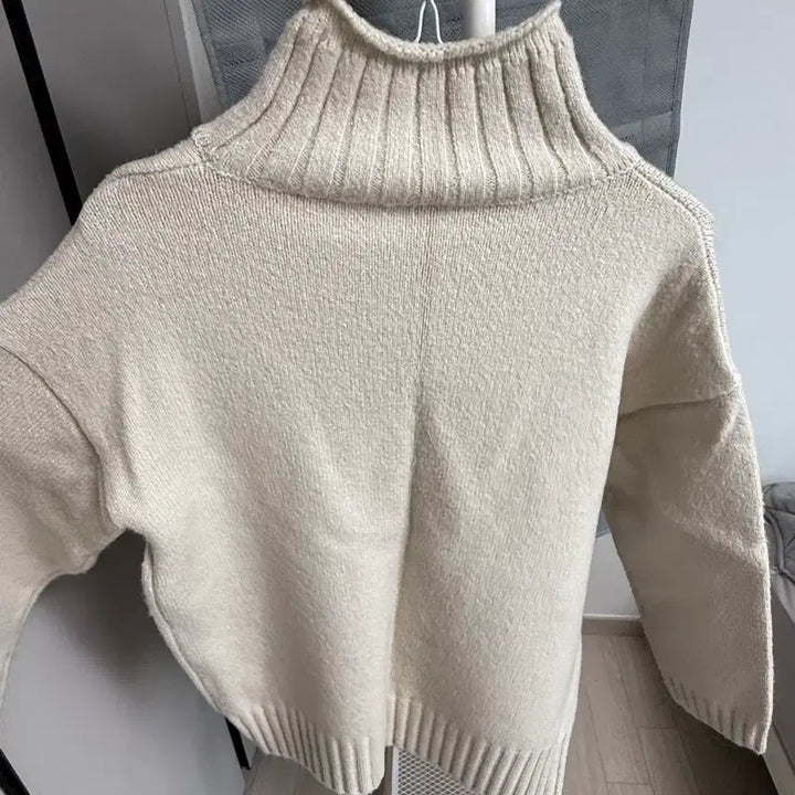 [BUNJANG] Ivory Mock Neck Knit Sweater / 아이보리 목카라 니트
