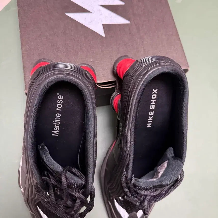 [SOLD OUT] 나이키 마틴로즈 샥스 mr4 블랙 260