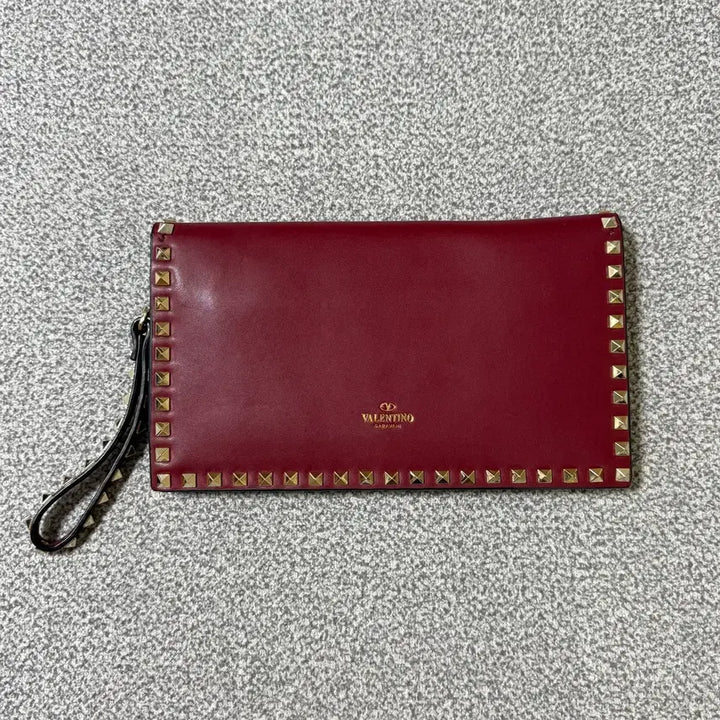 [BUNJANG] Valentino Studded Pouch Bag Burgundy / [정가 50만원] 발렌티노 파우치백