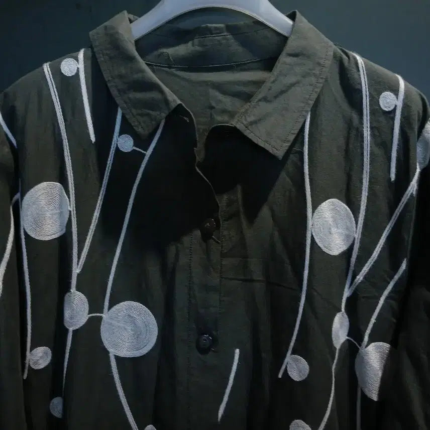 [BUNJANG] Voie Lactee Embroidered Cotton Long Shirt / 브아라끄떼 자수장식 면롱셔츠