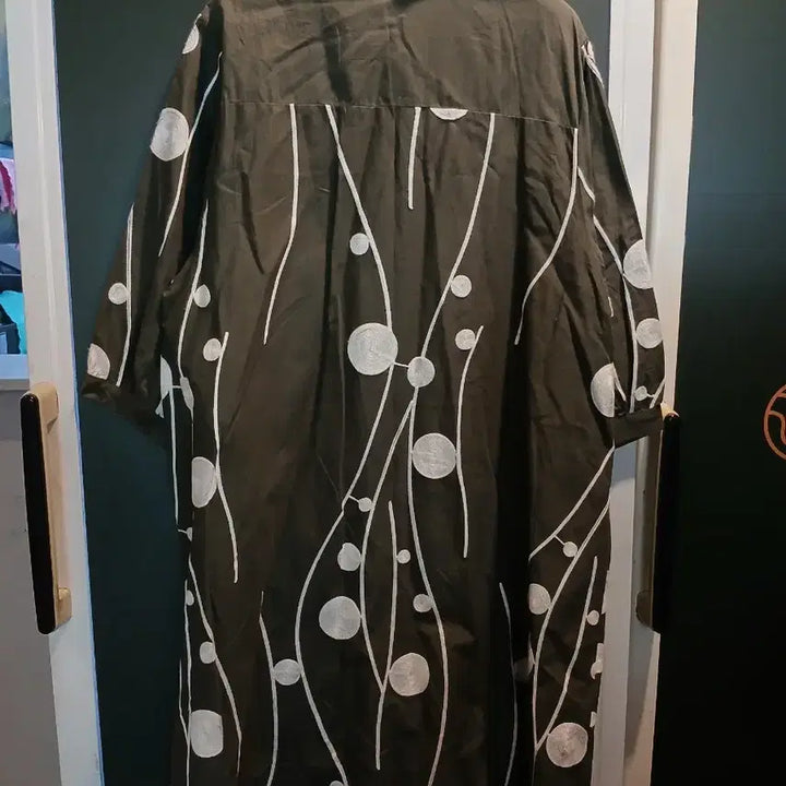 [BUNJANG] Voie Lactee Embroidered Cotton Long Shirt / 브아라끄떼 자수장식 면롱셔츠