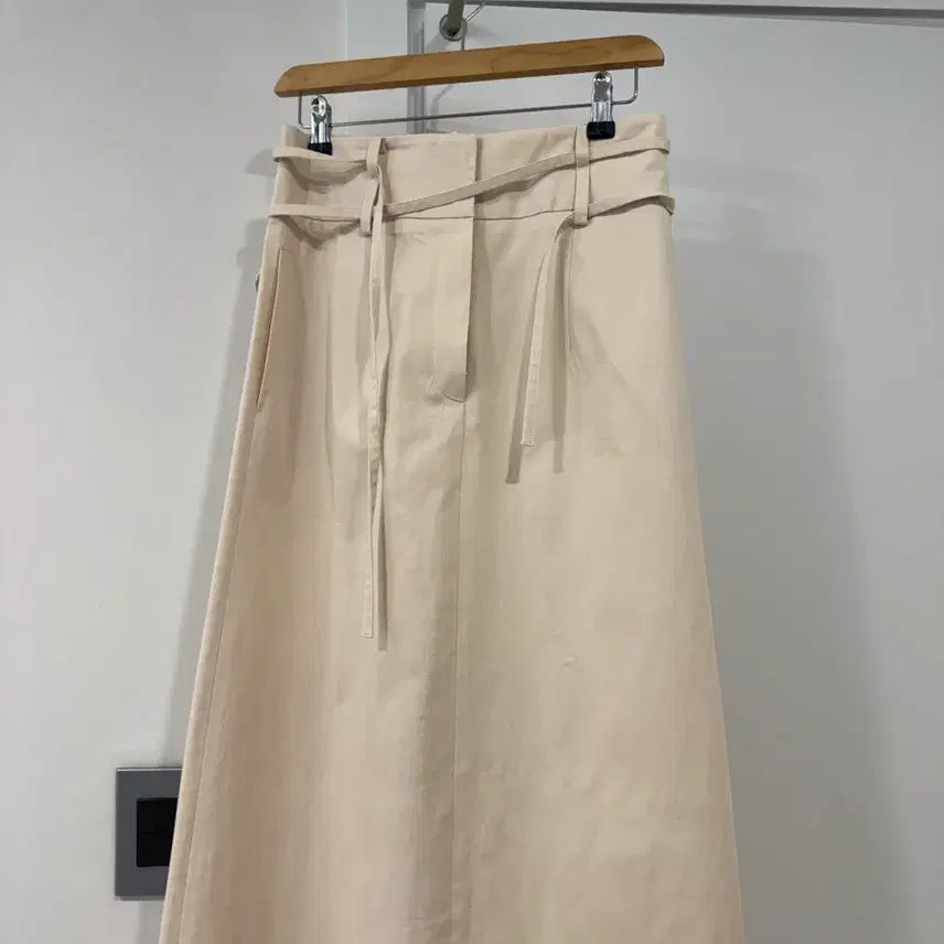 [SOLD OUT] 유메르 모로코 벨티드 스커트 라이트베이지 2사이즈
