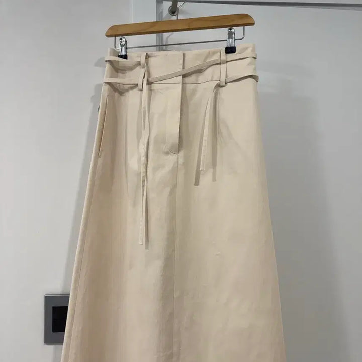 [SOLD OUT] 유메르 모로코 벨티드 스커트 라이트베이지 2사이즈