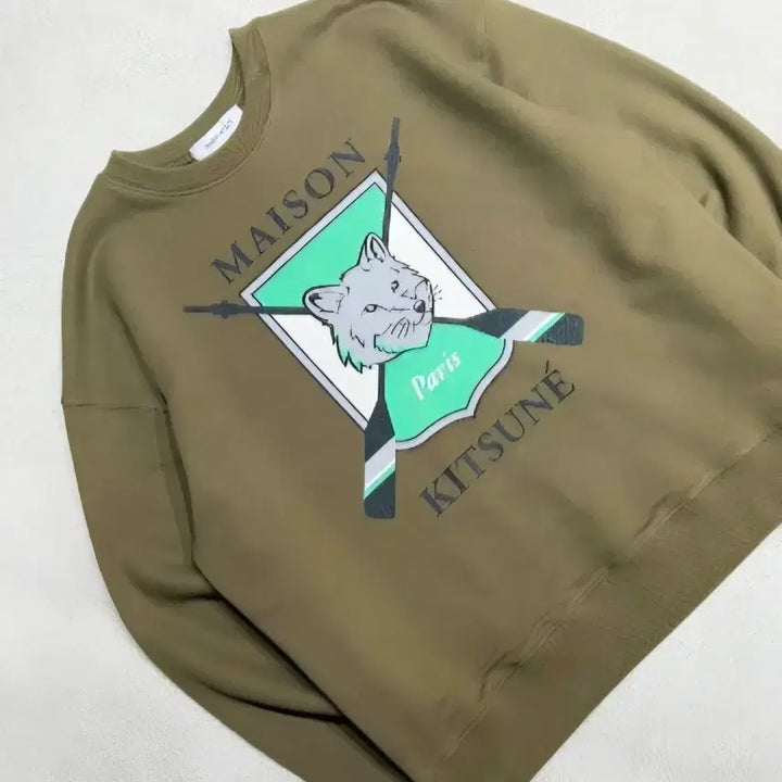 [SOLD OUT] 메종키츠네 신상 맨투맨 카키색상