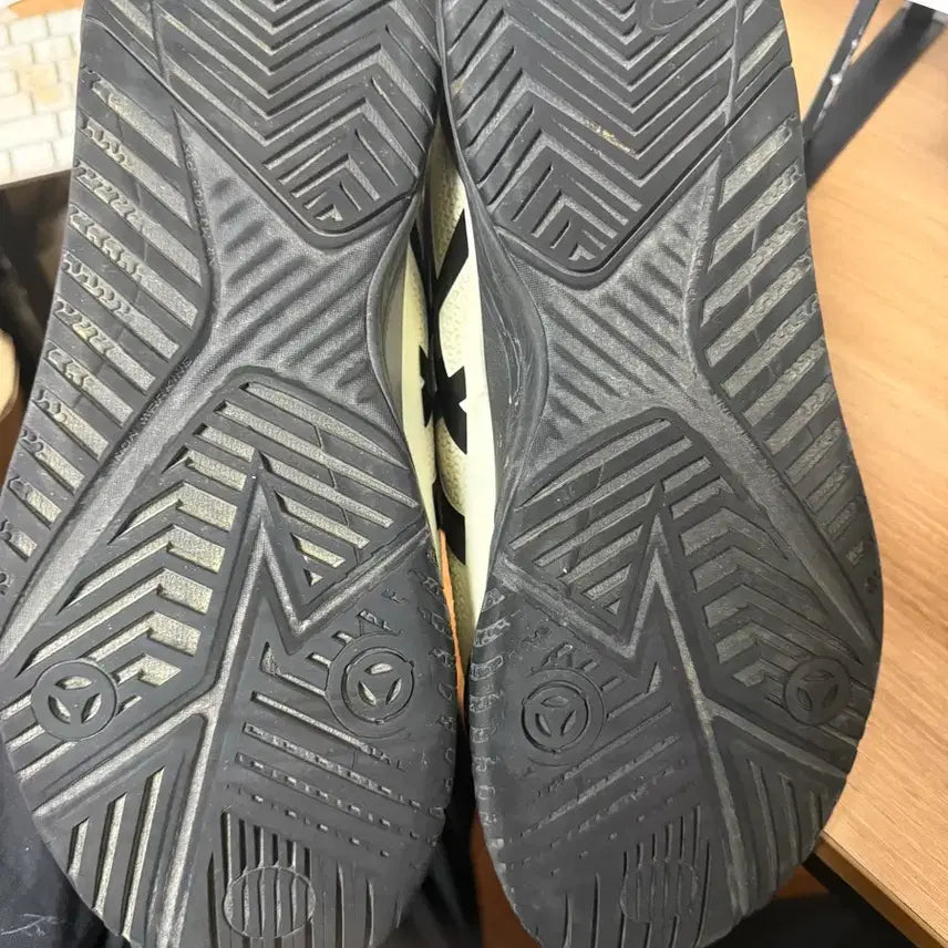 [BUNJANG] Asics Gel Resolution 8 Wide Tennis Shoes / 아식스 젤 레졸루션 8 와이드 275