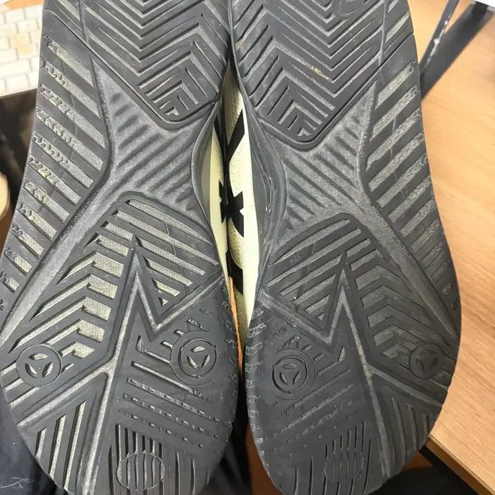 [BUNJANG] Asics Gel Resolution 8 Wide Tennis Shoes / 아식스 젤 레졸루션 8 와이드 275