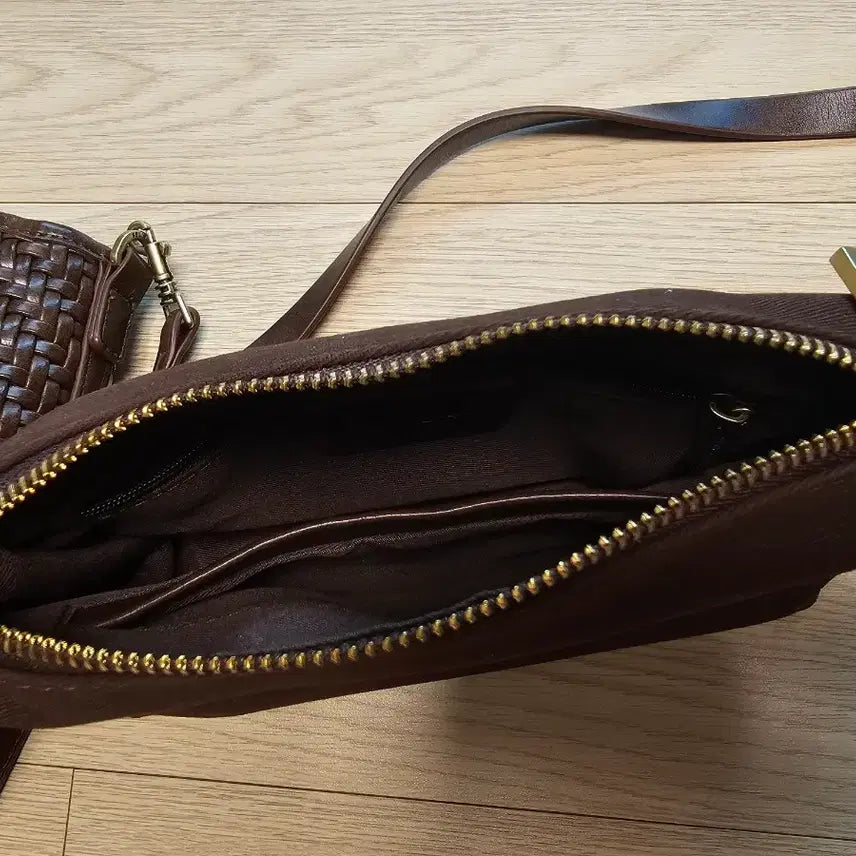[BUNJANG] Crossbody Bag / 크로스백(1회 사용)