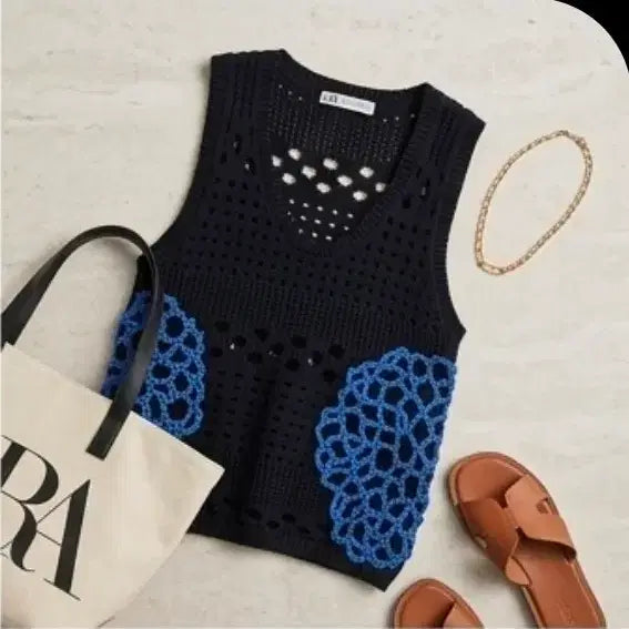 [BUNJANG] ZARA Unique Crochet Knit Vest (Black with Blue Accent) / 자라(ZARA) 유니크 크로셰 니트 베스트 (블랙/블루 포인트)