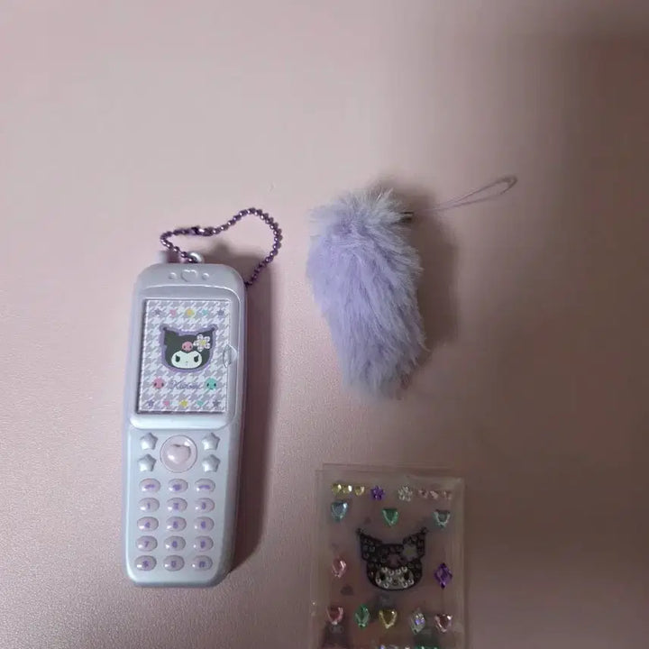 [BUNJANG] Sanrio Kuromi Phone-Shaped Keychain / 산리오 쿠로미 카오하나 핸드폰 모양 키링