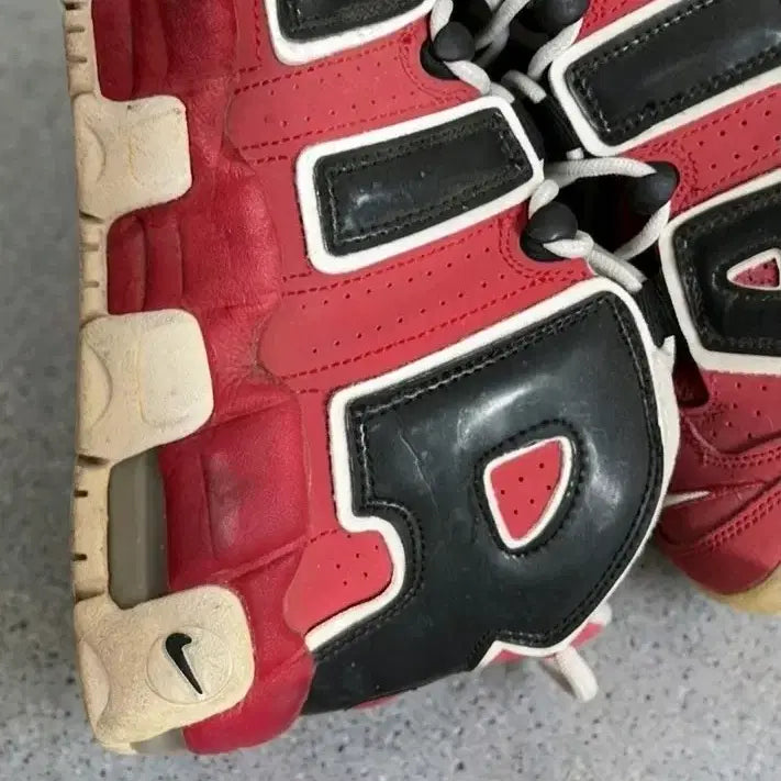 [BUNJANG] Nike Air More Uptempo Pippen Sneakers / 나이키 에어 모어 업템포 피펜 250 - 실착용 추천