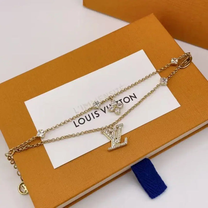 [BUNJANG] Louis Vuitton Gold Logo Necklace / 루이비통 로고 골드 목걸이