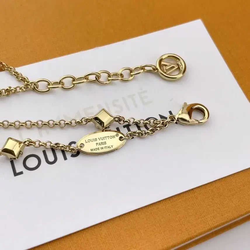[BUNJANG] Louis Vuitton Gold Logo Necklace / 루이비통 로고 골드 목걸이