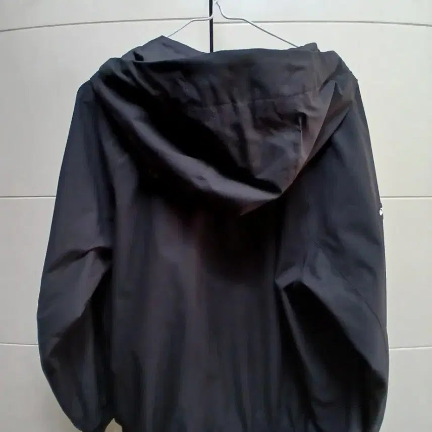 [SOLD OUT] 디스커버리 블랙 후드 바람막이 점퍼160공용95