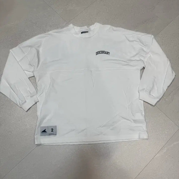 [BUNJANG] Descendant Long Sleeve T-Shirt (Size 2) / 디센던트 긴팔티셔츠 2