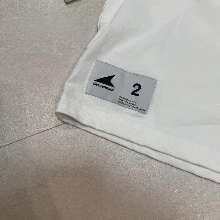 [BUNJANG] Descendant Long Sleeve T-Shirt (Size 2) / 디센던트 긴팔티셔츠 2
