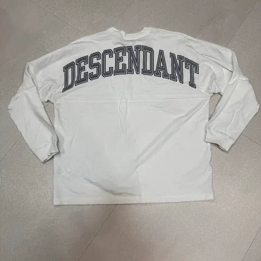 [BUNJANG] Descendant Long Sleeve T-Shirt (Size 2) / 디센던트 긴팔티셔츠 2