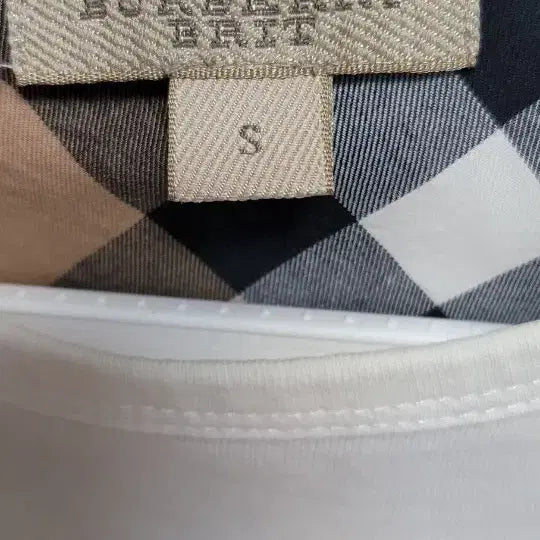 [BUNJANG] Burberry Brit White Pocket T-shirt S / 버버리 브릿 화이트 포켓 반팔티 S