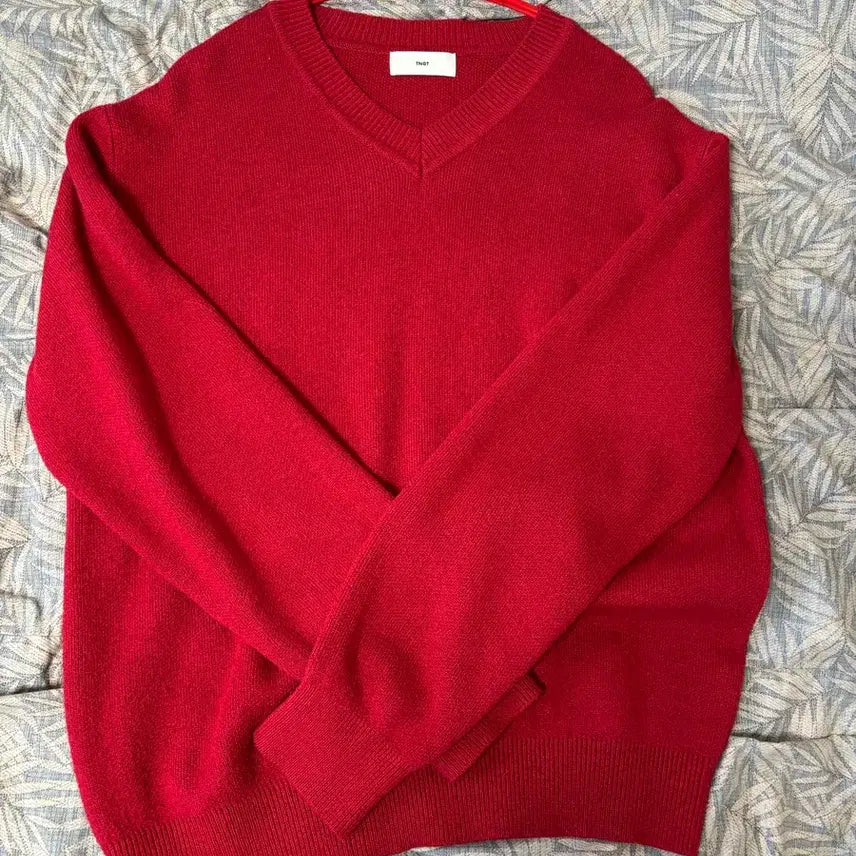 [BUNJANG] TNGT Cashmere V-neck Knit Red 100 / TNGT 캐시미어 브이넥 니트 레드 100