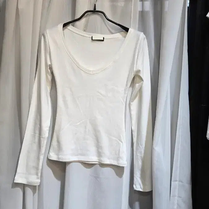 [BUNJANG] V-Neck White Long Sleeve Top / 허리라인 브이넥 화이트 긴팔